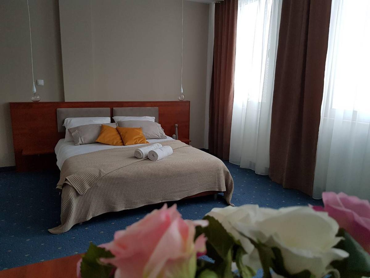 Hotel CITY Prnjavor Buitenkant foto