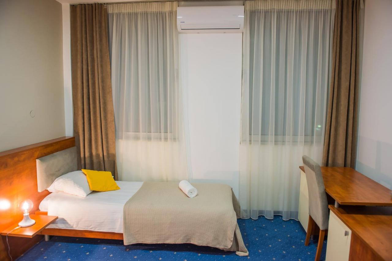 Hotel CITY Prnjavor Buitenkant foto