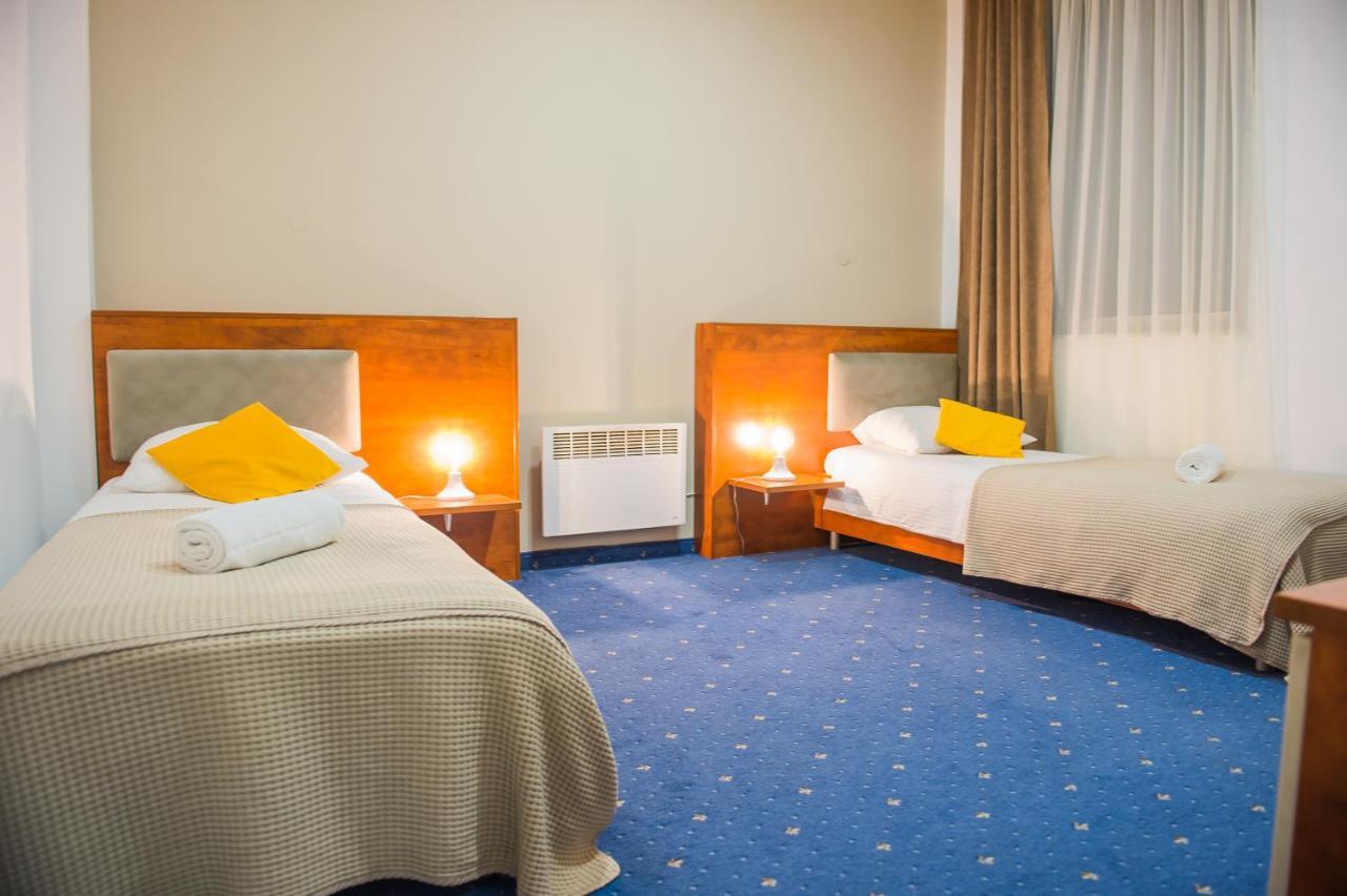Hotel CITY Prnjavor Buitenkant foto